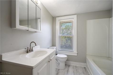 1152 Manning Avenue Akron OH 44307