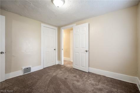 1152 Manning Avenue Akron OH 44307