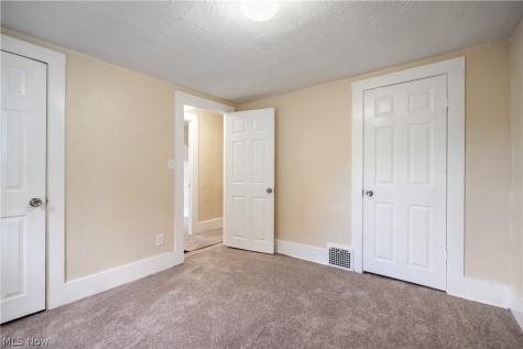 1152 Manning Avenue Akron OH 44307