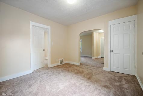 1152 Manning Avenue Akron OH 44307