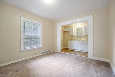 1152 Manning Avenue Akron OH 44307
