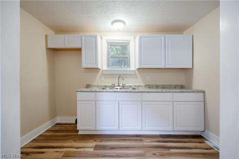 1152 Manning Avenue Akron OH 44307