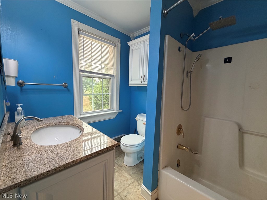 15112 Lake Street Middlefield OH 44062