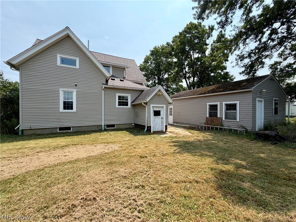 15112 Lake Street Middlefield OH 44062