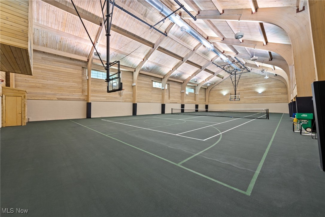 50 South Lane Moreland Hills OH 44022