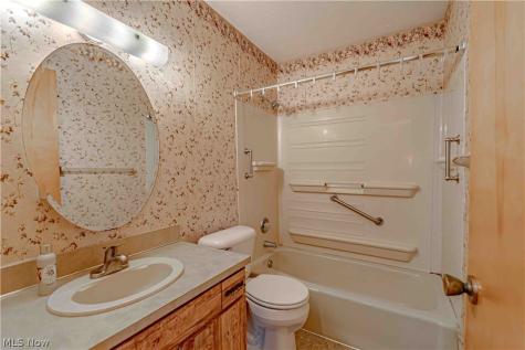 149 Pine Street Creston OH 44217