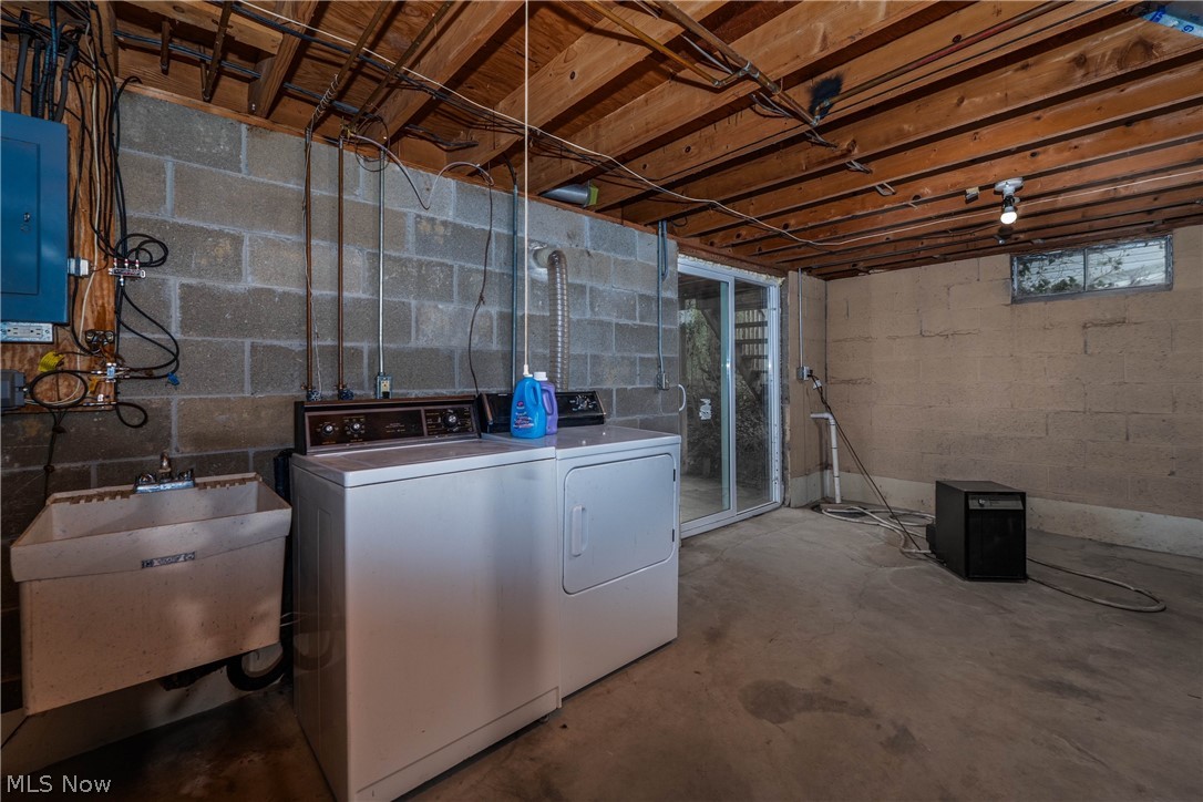 389 Stonewood Street Canal Fulton OH 44614