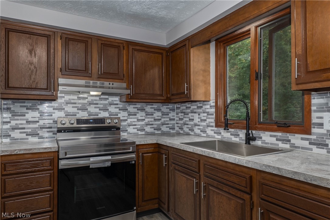 389 Stonewood Street Canal Fulton OH 44614