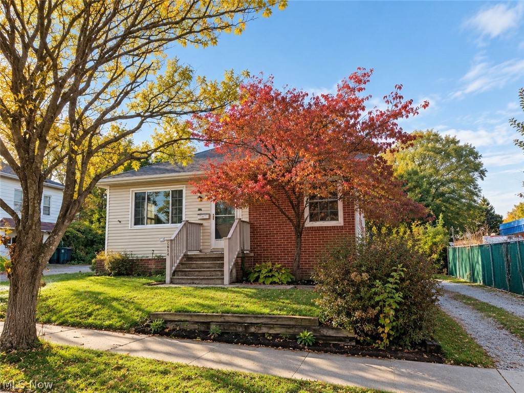1824 Esther Avenue Akron OH 44312