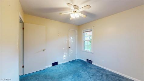 1824 Esther Avenue Akron OH 44312