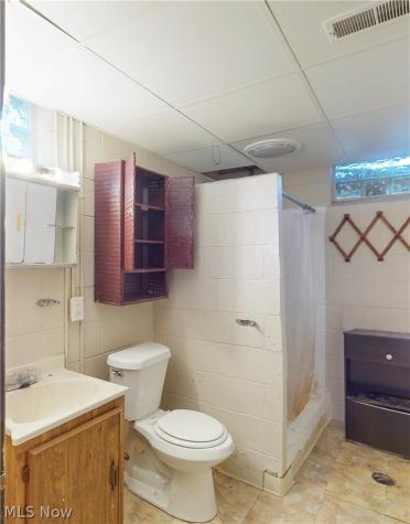 1824 Esther Avenue Akron OH 44312