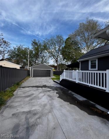 1439 W 52nd Street Cleveland OH 44102