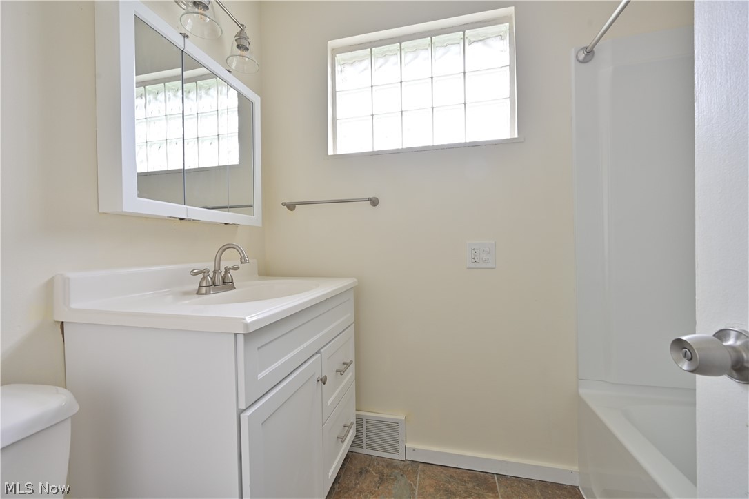 527 Woodlane Drive Bay Village OH 44140