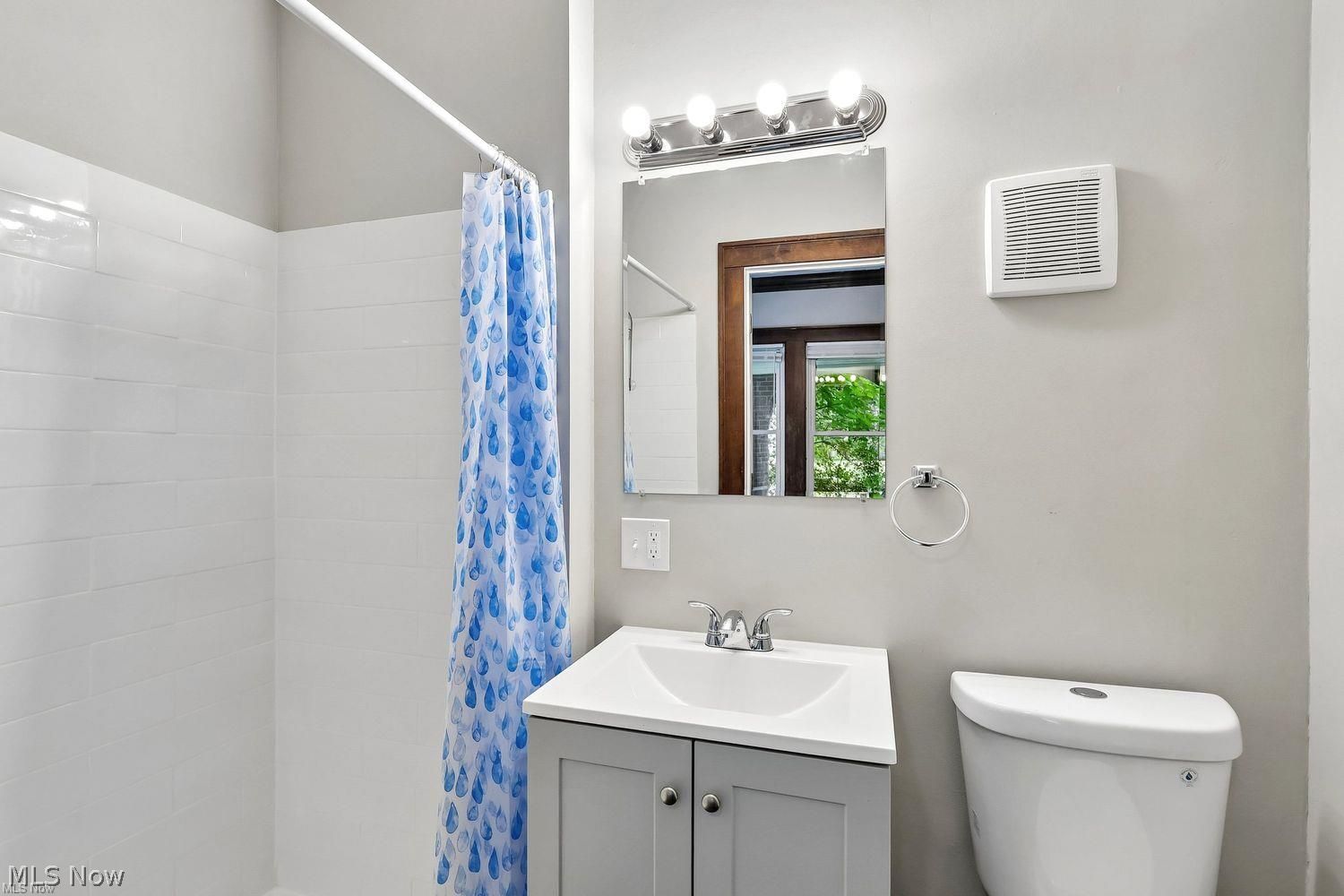 2030 E 228th Street Euclid OH 44117