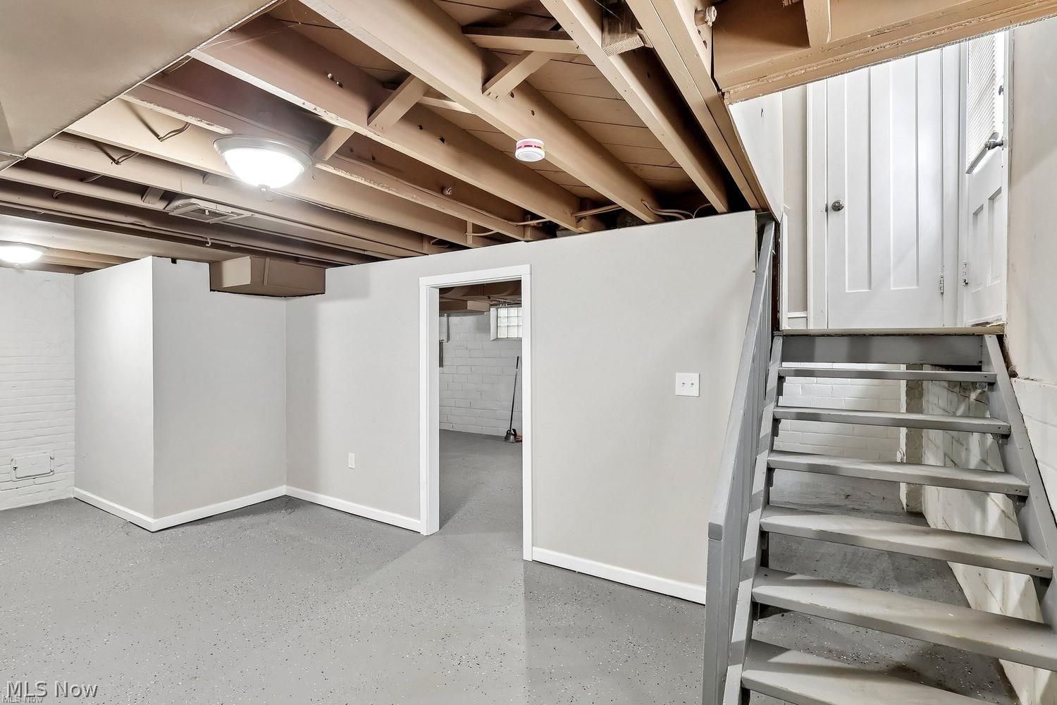 2030 E 228th Street Euclid OH 44117
