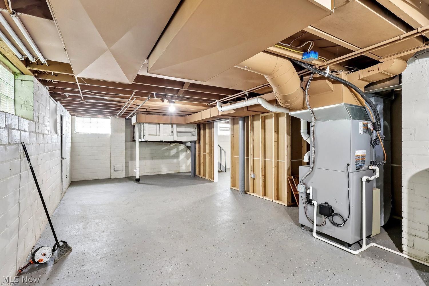 2030 E 228th Street Euclid OH 44117