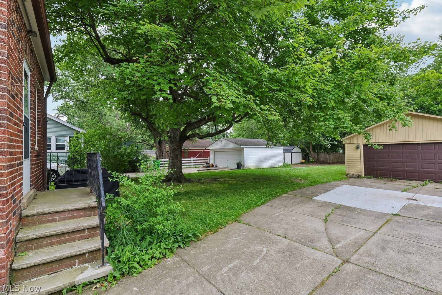 2030 E 228th Street Euclid OH 44117