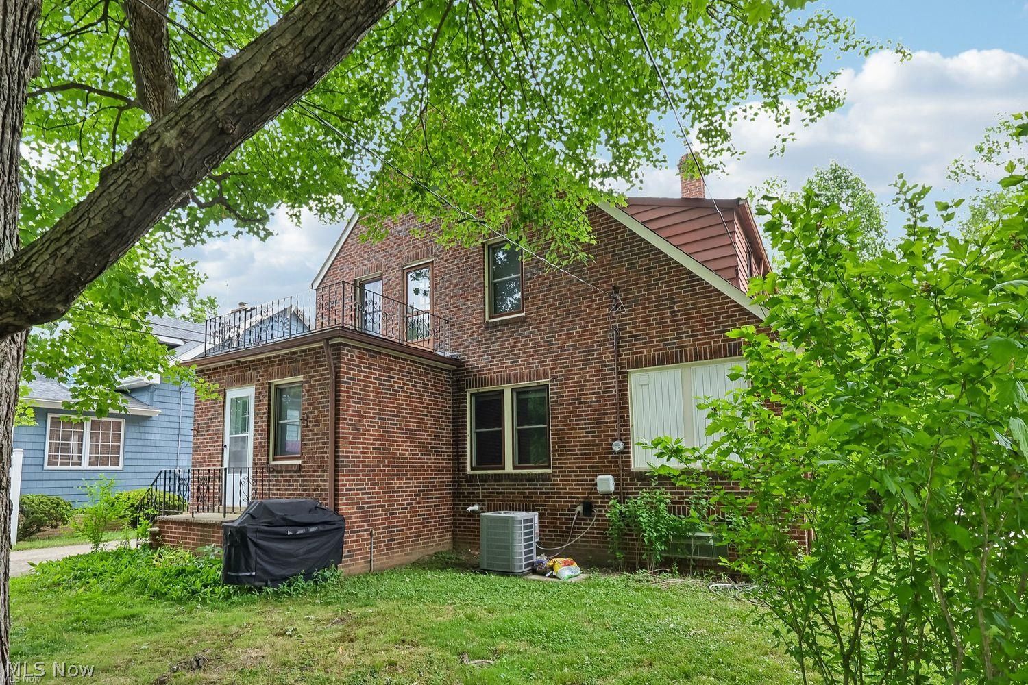 2030 E 228th Street Euclid OH 44117