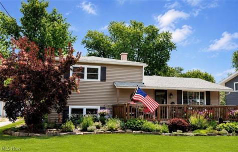 905 West Drive Sheffield Lake OH 44054