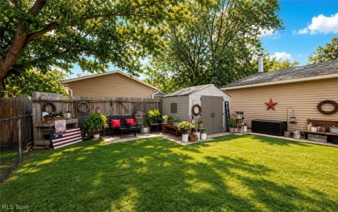 905 West Drive Sheffield Lake OH 44054