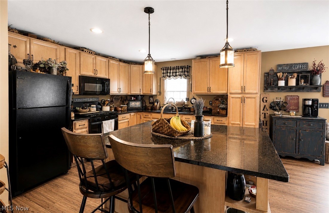 905 West Drive Sheffield Lake OH 44054