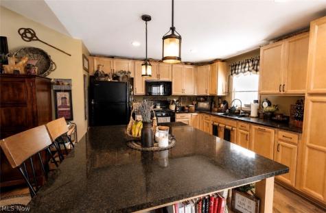 905 West Drive Sheffield Lake OH 44054