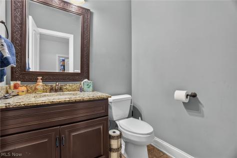 9609 Cliffview Street NW Clinton OH 44216