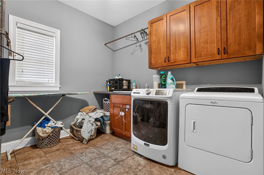 9609 Cliffview Street NW Clinton OH 44216