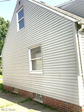 4180 E 148th Street Cleveland OH 44128