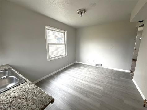 4180 E 148th Street Cleveland OH 44128