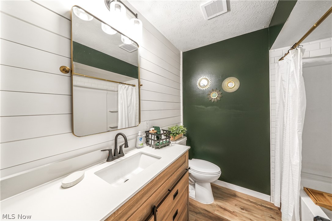 9564 Wolf Road Windham OH 44288