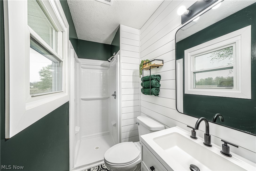9564 Wolf Road Windham OH 44288