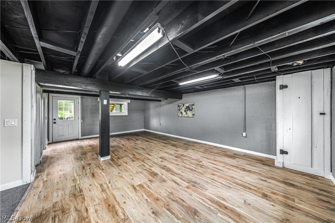 9564 Wolf Road Windham OH 44288