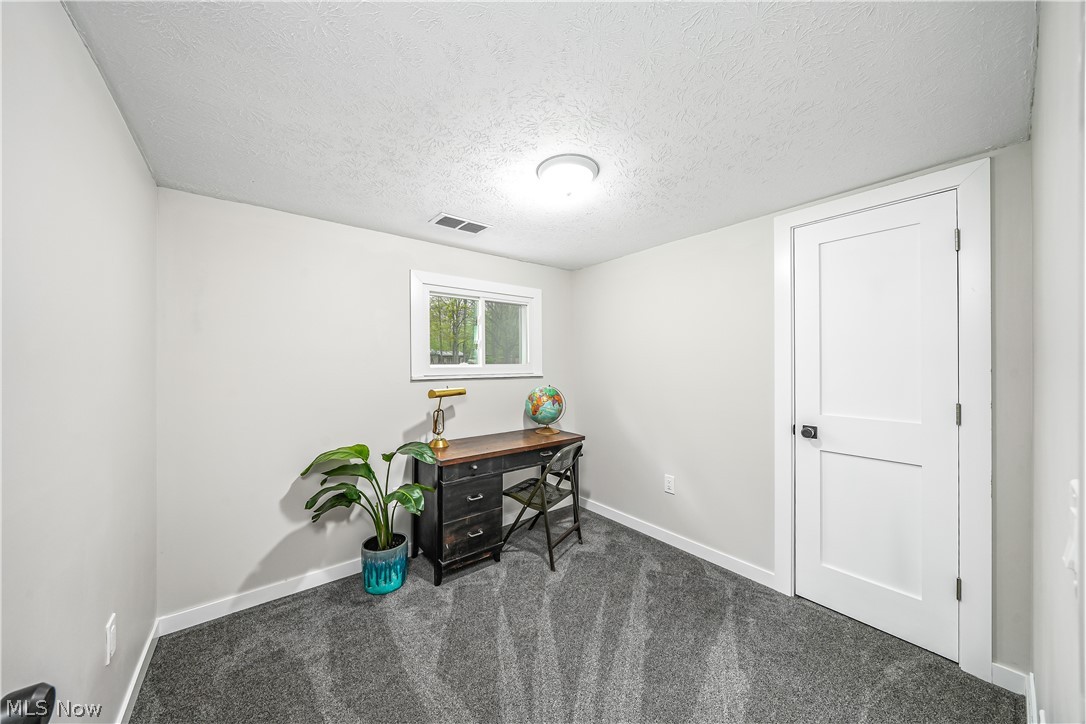 9564 Wolf Road Windham OH 44288