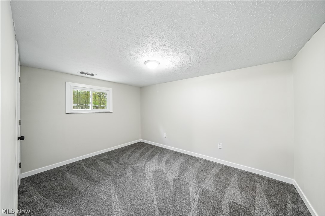 9564 Wolf Road Windham OH 44288