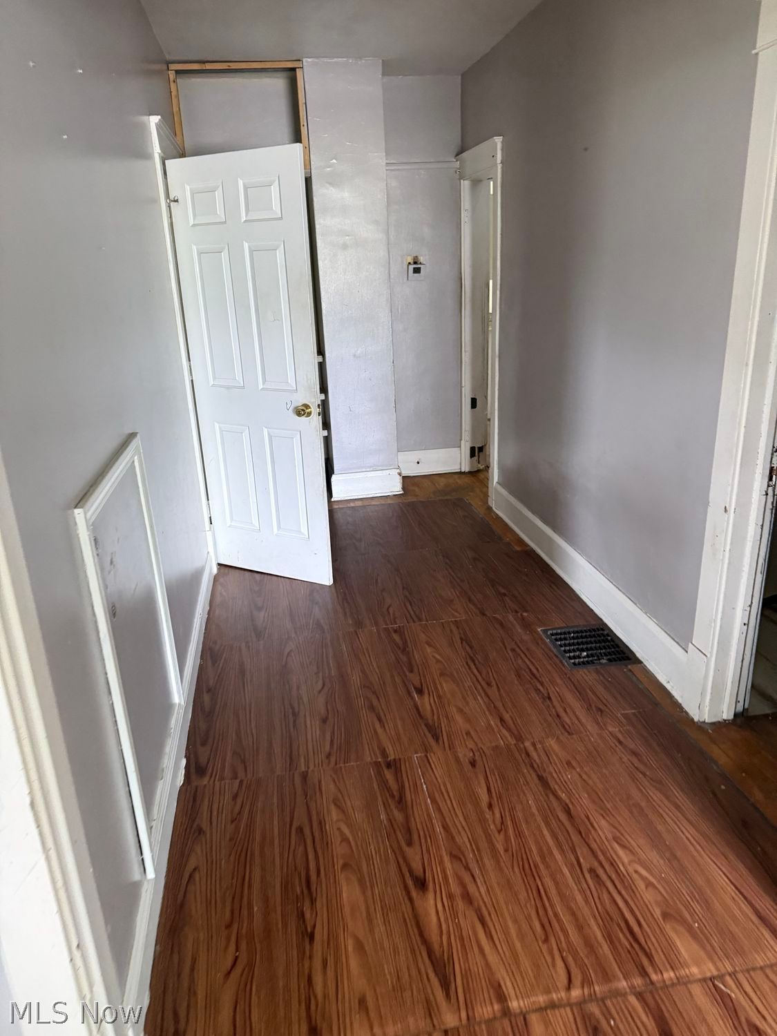 122 Oxford Street Campbell OH 44405