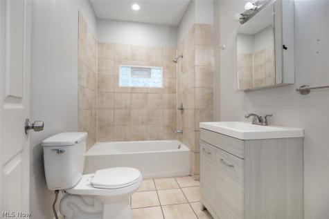 12904 Kadel Avenue Cleveland OH 44135