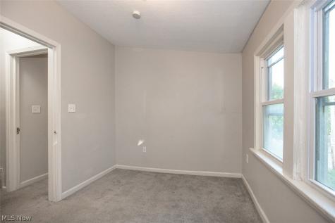 12904 Kadel Avenue Cleveland OH 44135