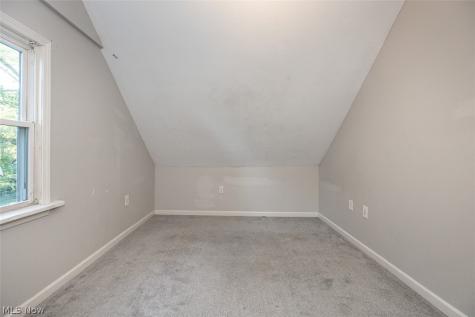 12904 Kadel Avenue Cleveland OH 44135