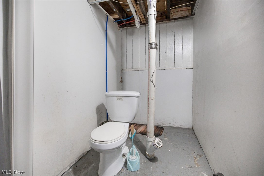 12904 Kadel Avenue Cleveland OH 44135