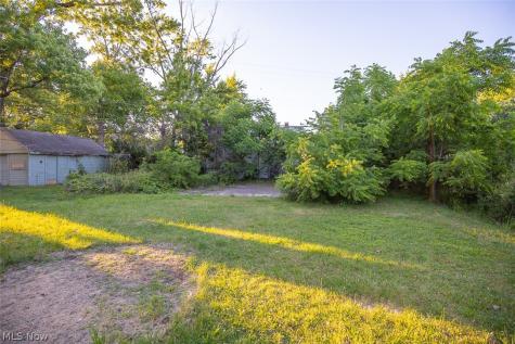 12904 Kadel Avenue Cleveland OH 44135