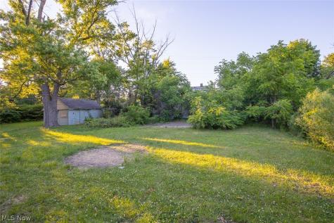 12904 Kadel Avenue Cleveland OH 44135