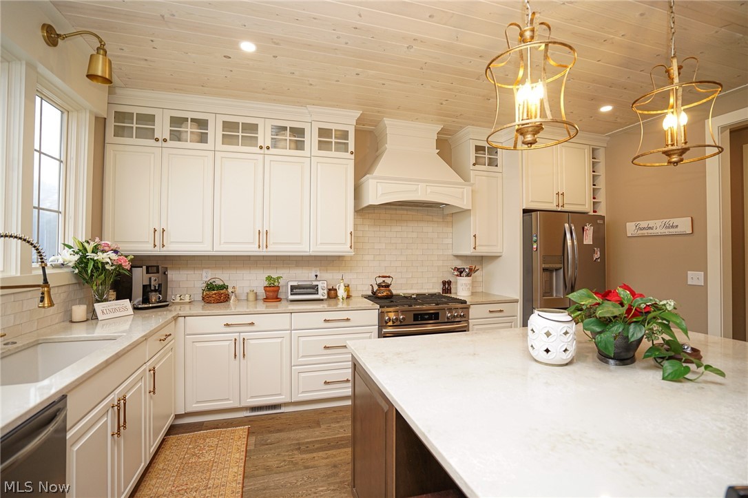 1675 Woodland Circle Poland OH 44514