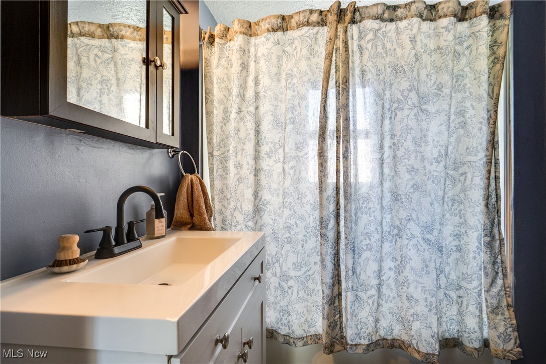 3076 N Turkeyfoot Road Akron OH 44319