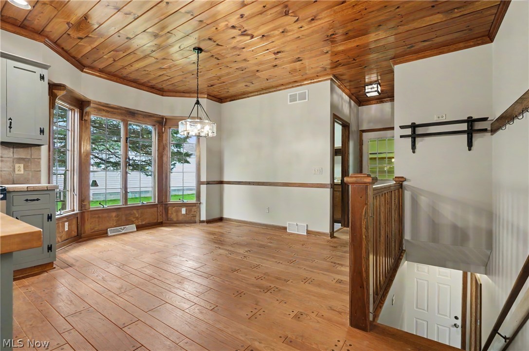 268 S Bayshore Drive Columbiana OH 44408