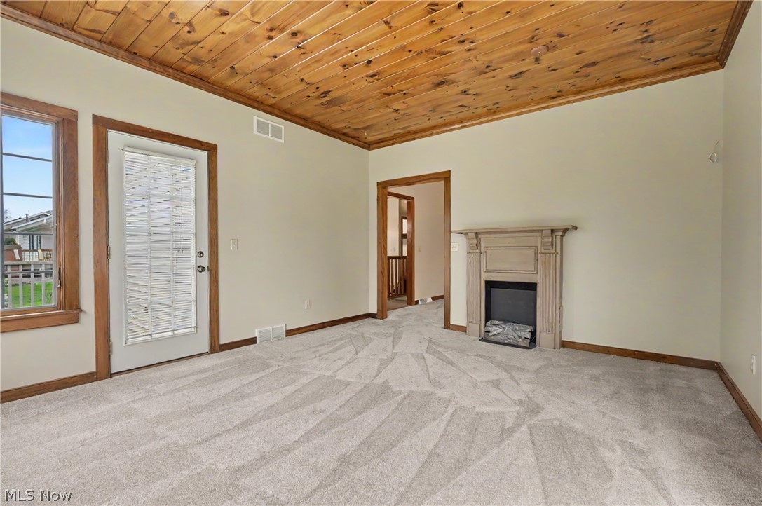268 S Bayshore Drive Columbiana OH 44408