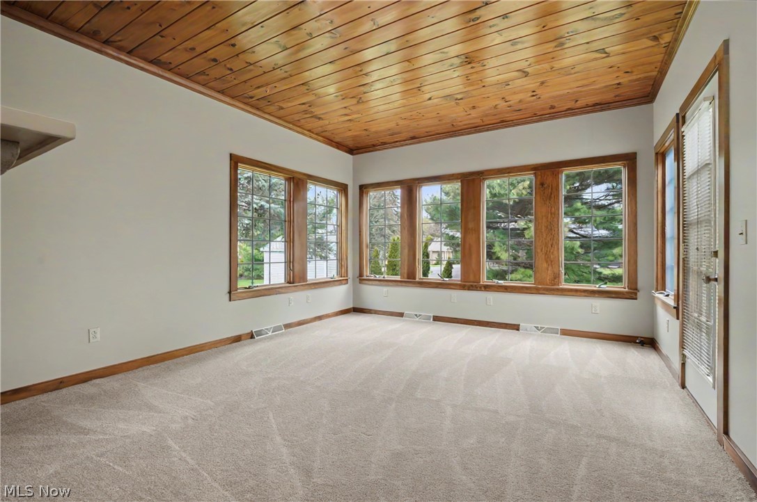 268 S Bayshore Drive Columbiana OH 44408