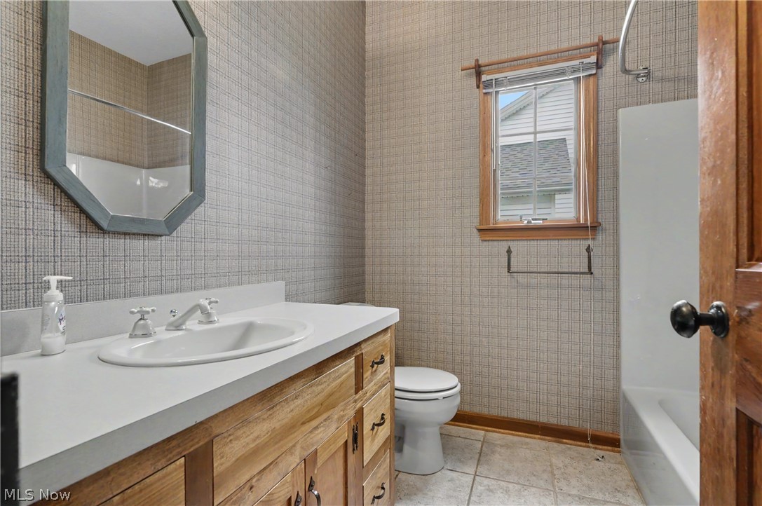268 S Bayshore Drive Columbiana OH 44408