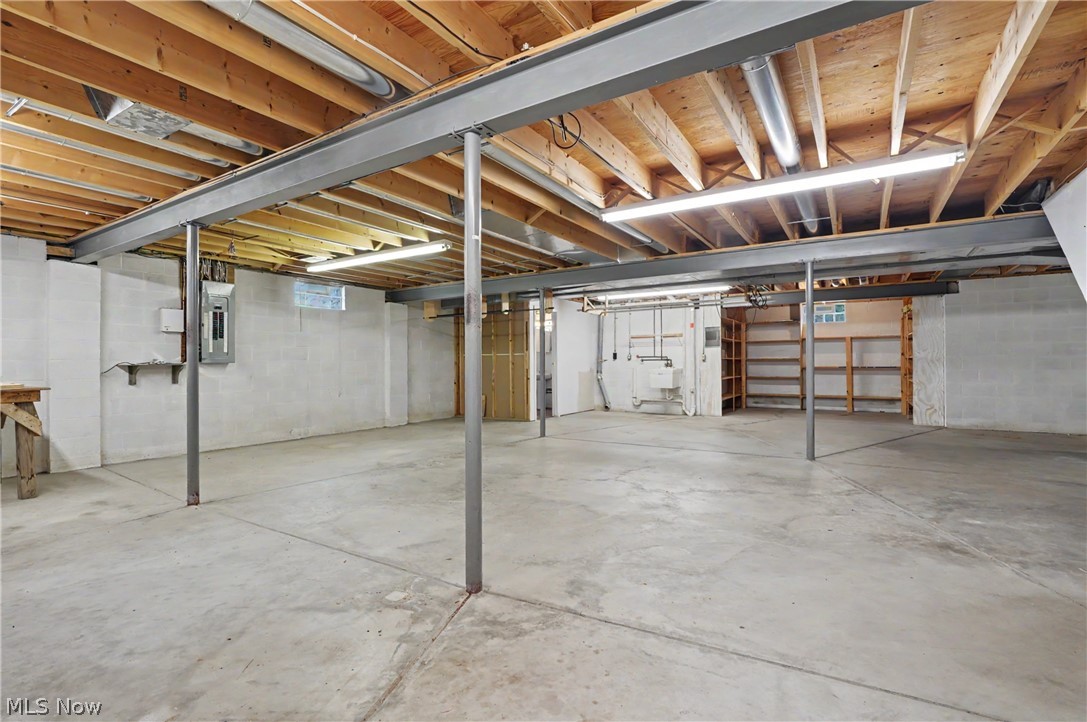 268 S Bayshore Drive Columbiana OH 44408