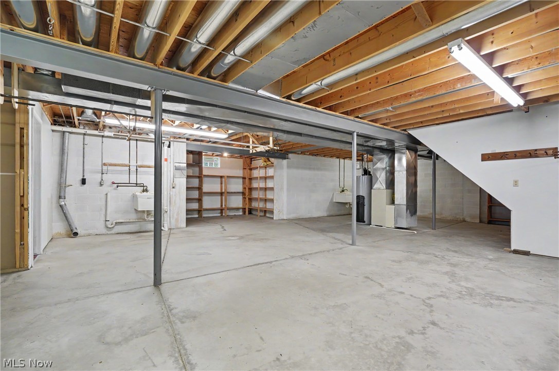 268 S Bayshore Drive Columbiana OH 44408